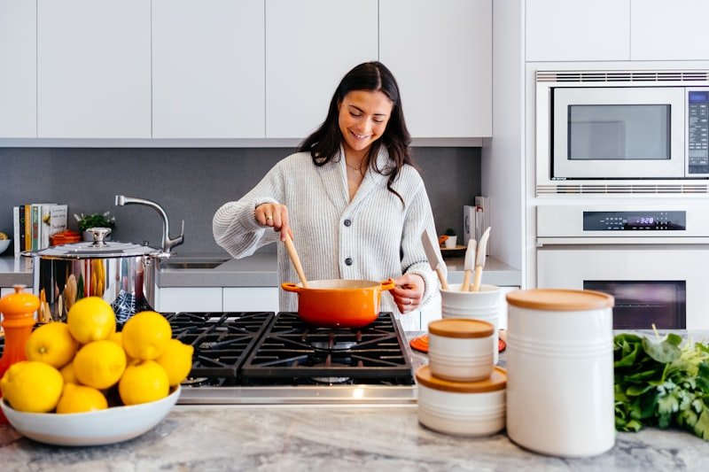 Kitchen Linens - Aprons, Mitts, Towels
